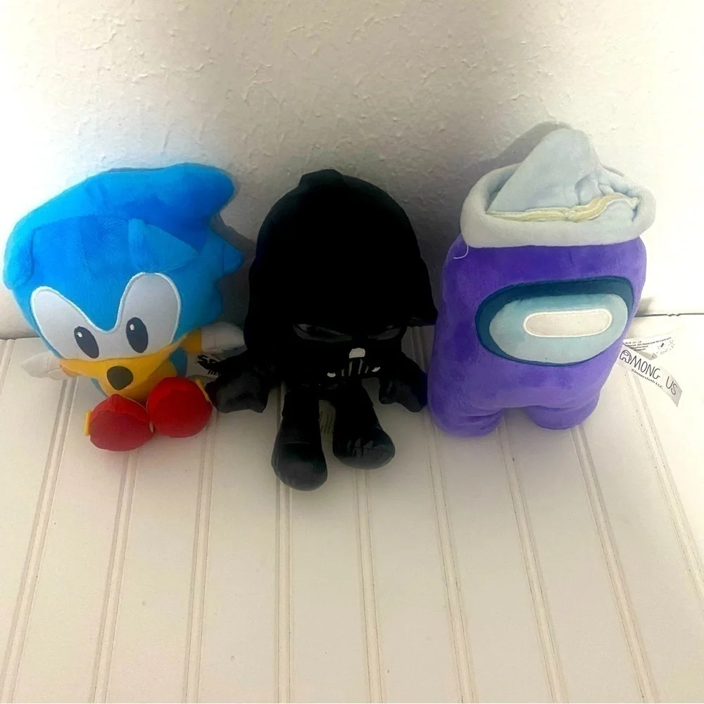 Bundle of (3) Plushy Sonic the Hedgehog, Matel Darth Vader and Toikido Among Us